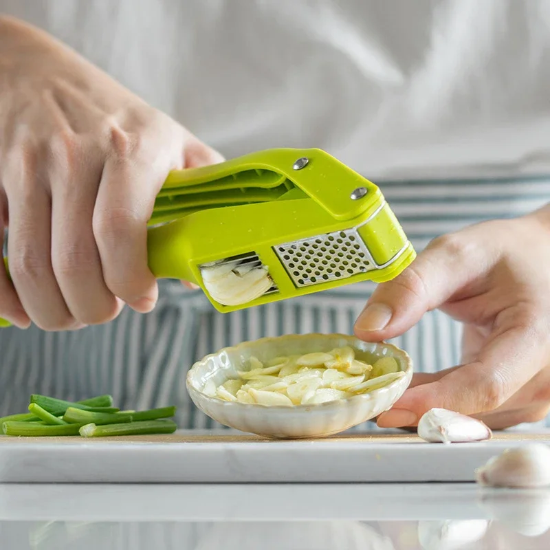 2-in-1-Knoblauchpresse und -sc – Kitchen Gadgets Gifts Bewertung und Preis
